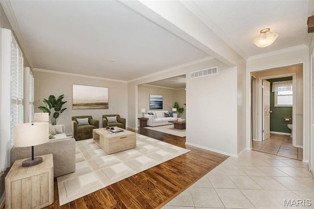 1803 Seven Pines, St Louis, MO 63146