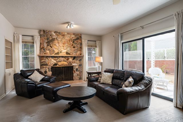 1809 Newton Place NE, Albuquerque, NM 87106