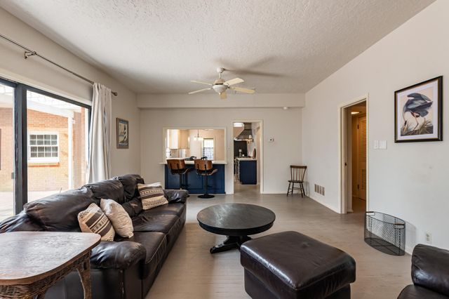 1809 Newton Place NE, Albuquerque, NM 87106