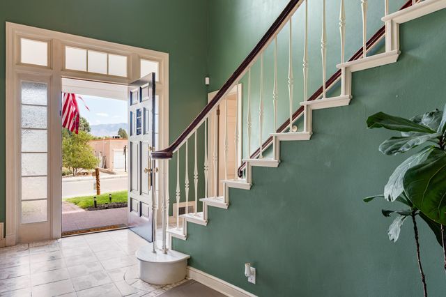 1809 Newton Place NE, Albuquerque, NM 87106
