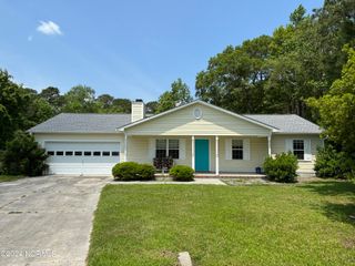 215 Finishing Lane, Sneads Ferry, NC 28460