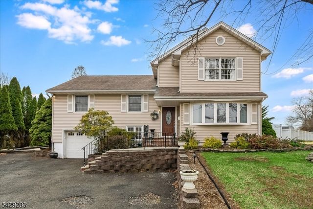 40 Catherine Ct, Cedar Grove Twp., NJ 07009