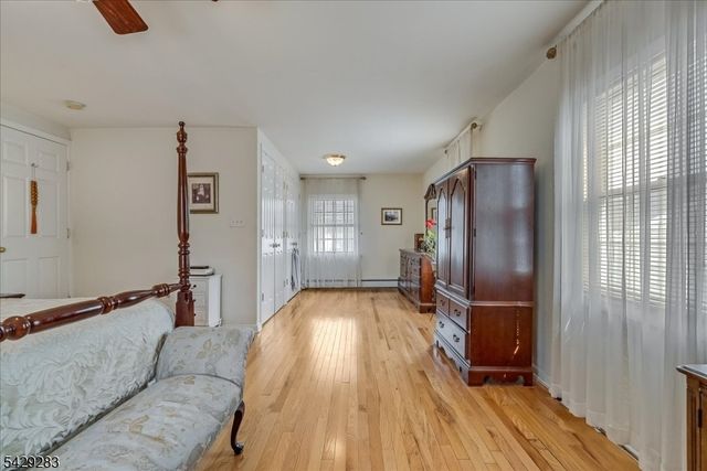 40 Catherine Ct, Cedar Grove Twp., NJ 07009