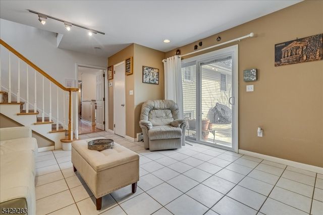 40 Catherine Ct, Cedar Grove Twp., NJ 07009