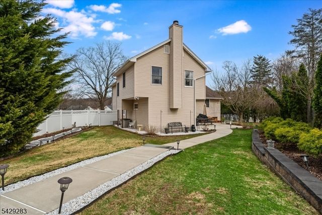 40 Catherine Ct, Cedar Grove Twp., NJ 07009