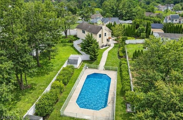 40 Catherine Ct, Cedar Grove Twp., NJ 07009