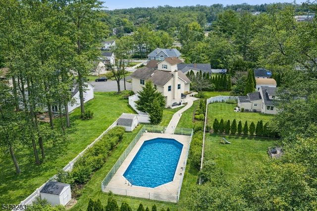 40 Catherine Ct, Cedar Grove Twp., NJ 07009