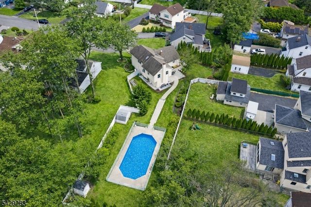 40 Catherine Ct, Cedar Grove Twp., NJ 07009