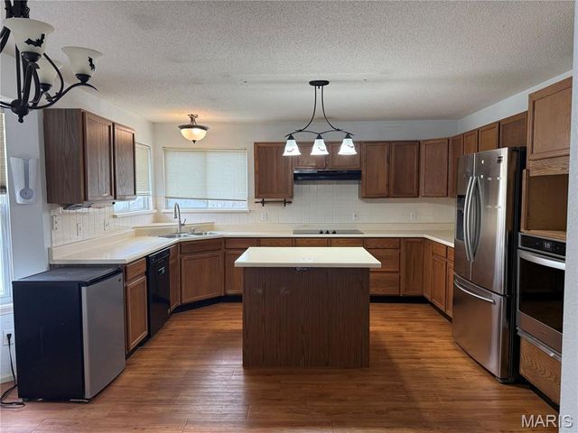 3550 Canyon Creek Drive, St Peters, MO 63303