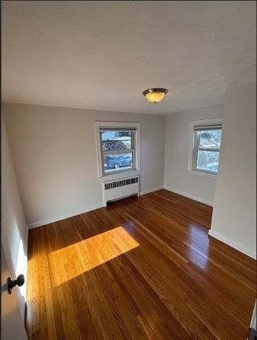 60 Redlands Rd, Boston, MA 02132