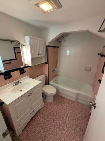 60 Redlands Rd, Boston, MA 02132