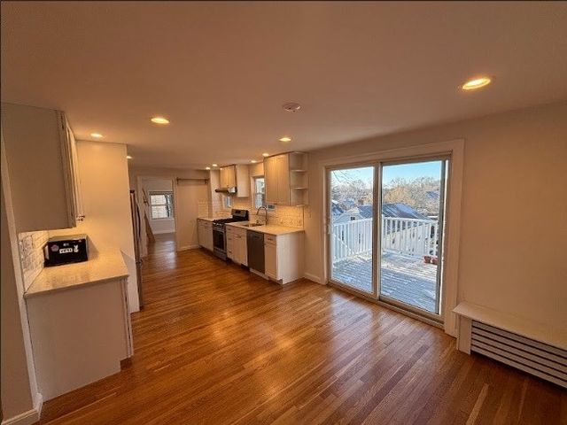 60 Redlands Rd, Boston, MA 02132