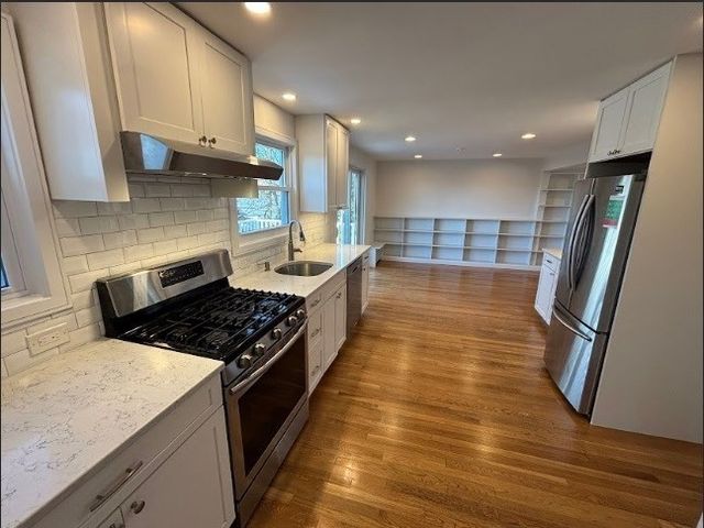 60 Redlands Rd, Boston, MA 02132