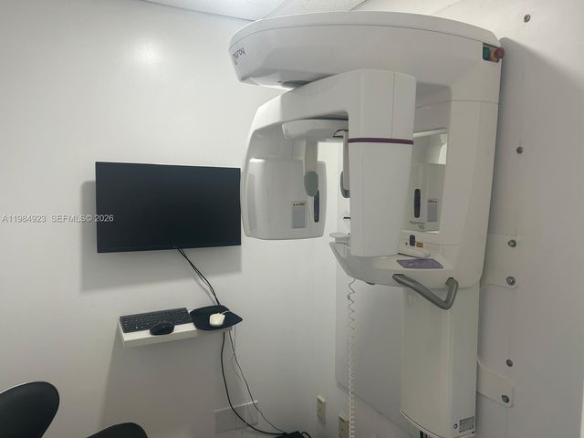 SW 7245 SW, South Miami, FL 33143