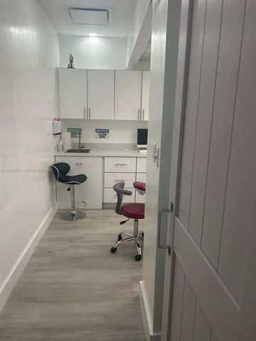 SW 7245 SW, South Miami, FL 33143