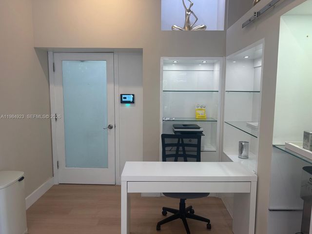 SW 7245 SW, South Miami, FL 33143