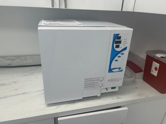 SW 7245 SW, South Miami, FL 33143