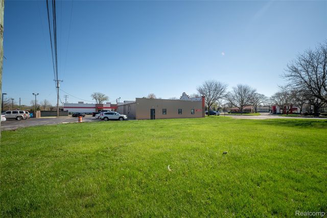 27200 TELEGRAPH, Flat Rock, MI 48134