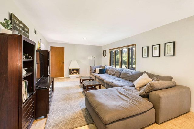 6465 N Santa Monica BOULEVARD, Fox Point, WI 53217