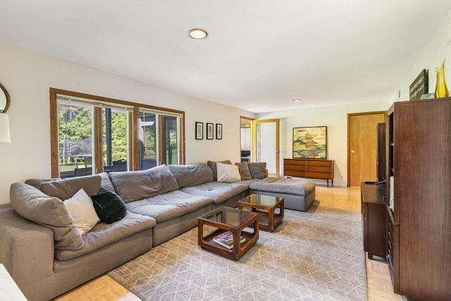6465 N Santa Monica BOULEVARD, Fox Point, WI 53217