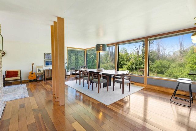 6465 N Santa Monica BOULEVARD, Fox Point, WI 53217