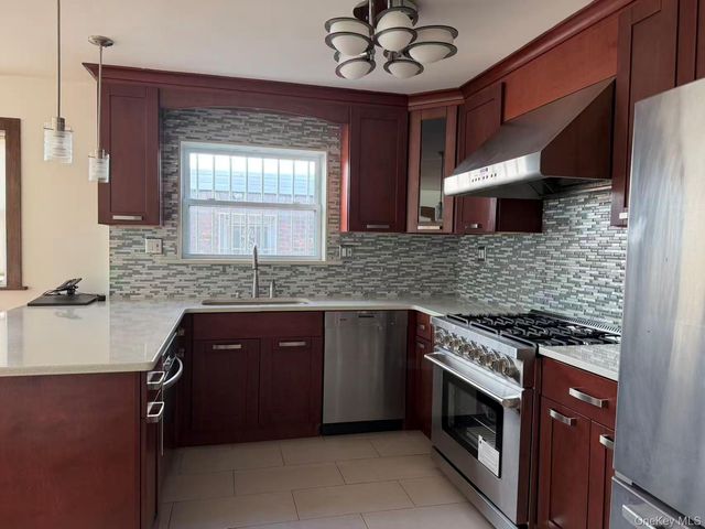 24975 57th Avenue, Little Neck, NY 11362