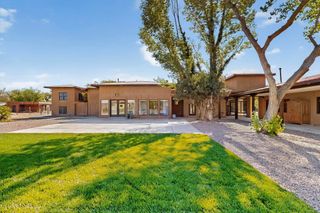 8909 Rio Grande Boulevard NW, Los Ranchos, NM 87114
