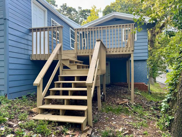 220 W Crest Road, Rossville, GA 30741