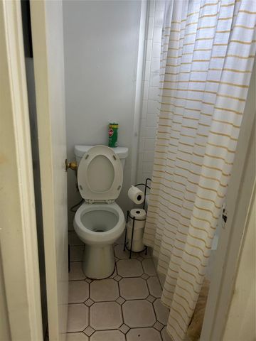 414 Buttonwood Drive, Texas City, TX 77591