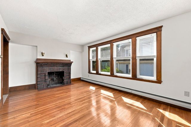9 Gregg St, Beverly, MA 01915