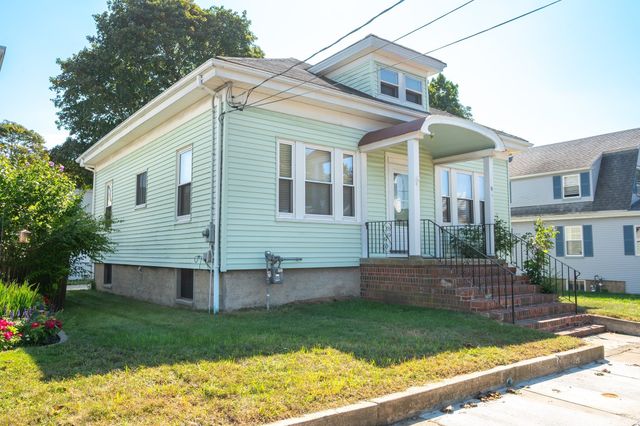 9 Gregg St, Beverly, MA 01915