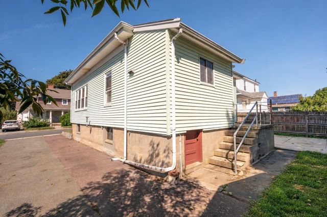 9 Gregg St, Beverly, MA 01915