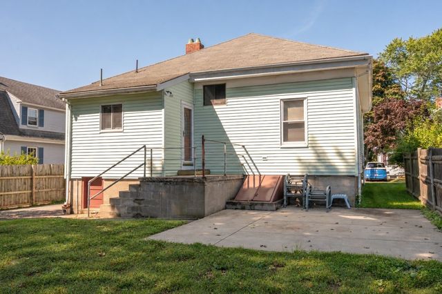 9 Gregg St, Beverly, MA 01915