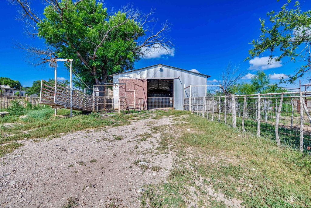 Image 10 of property listing at 10752 Scr 110, Sonora, TX 76950