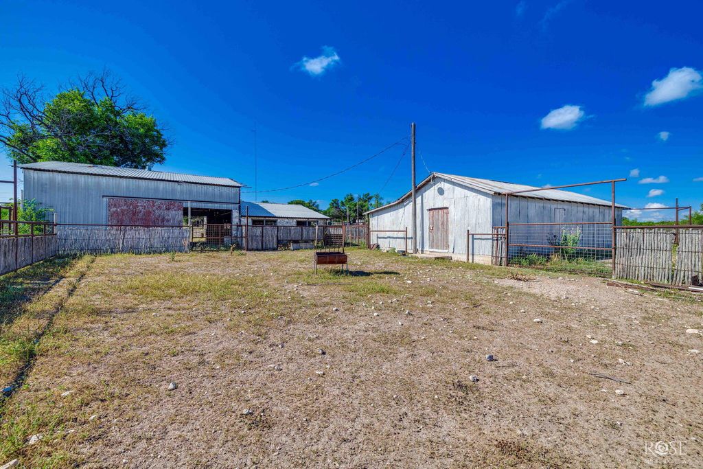 Image 12 of property listing at 10752 Scr 110, Sonora, TX 76950