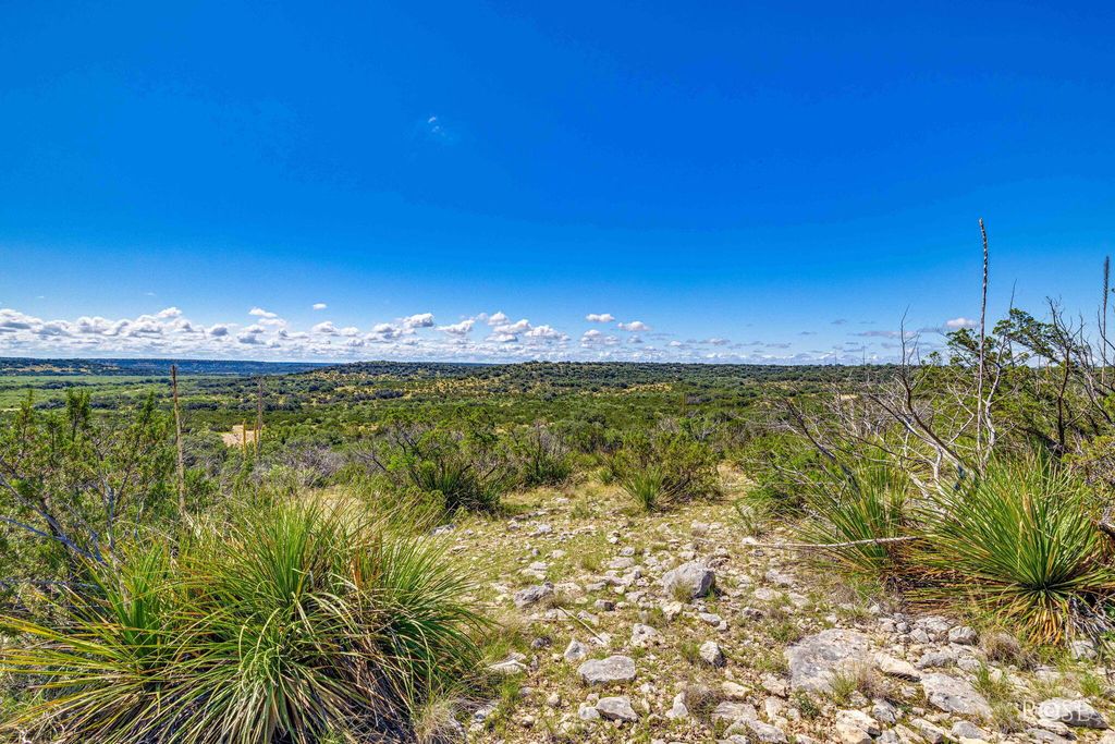 Image 15 of property listing at 10752 Scr 110, Sonora, TX 76950