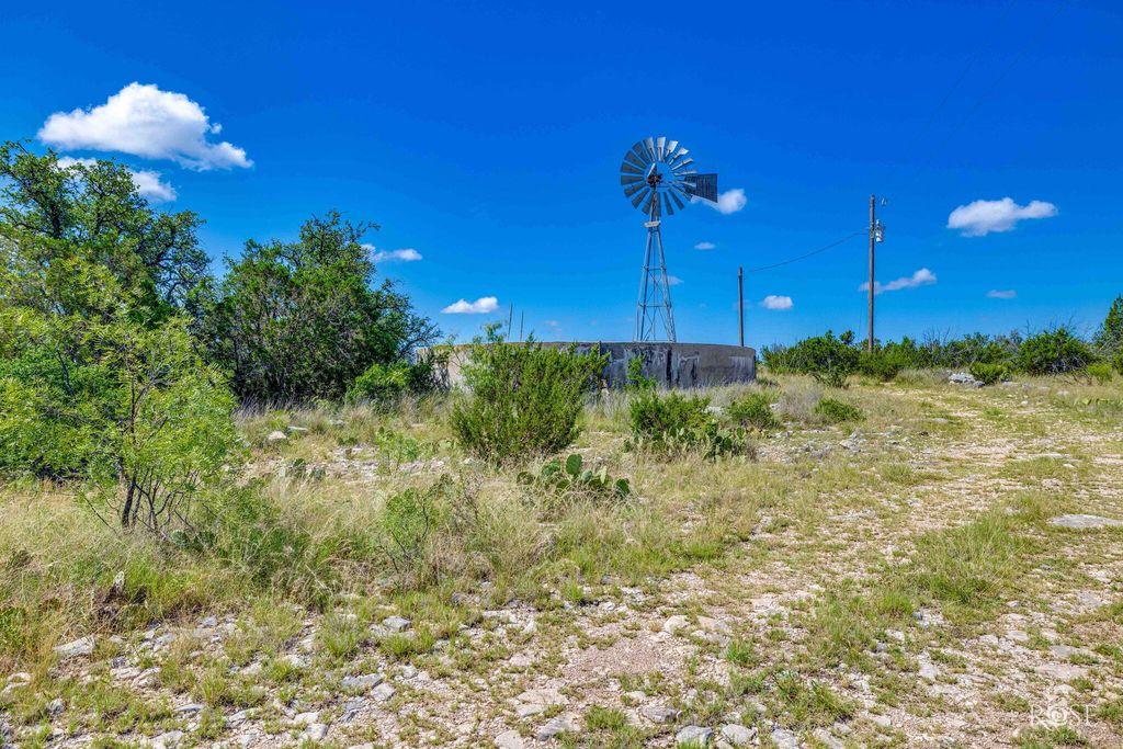 Image 18 of property listing at 10752 Scr 110, Sonora, TX 76950