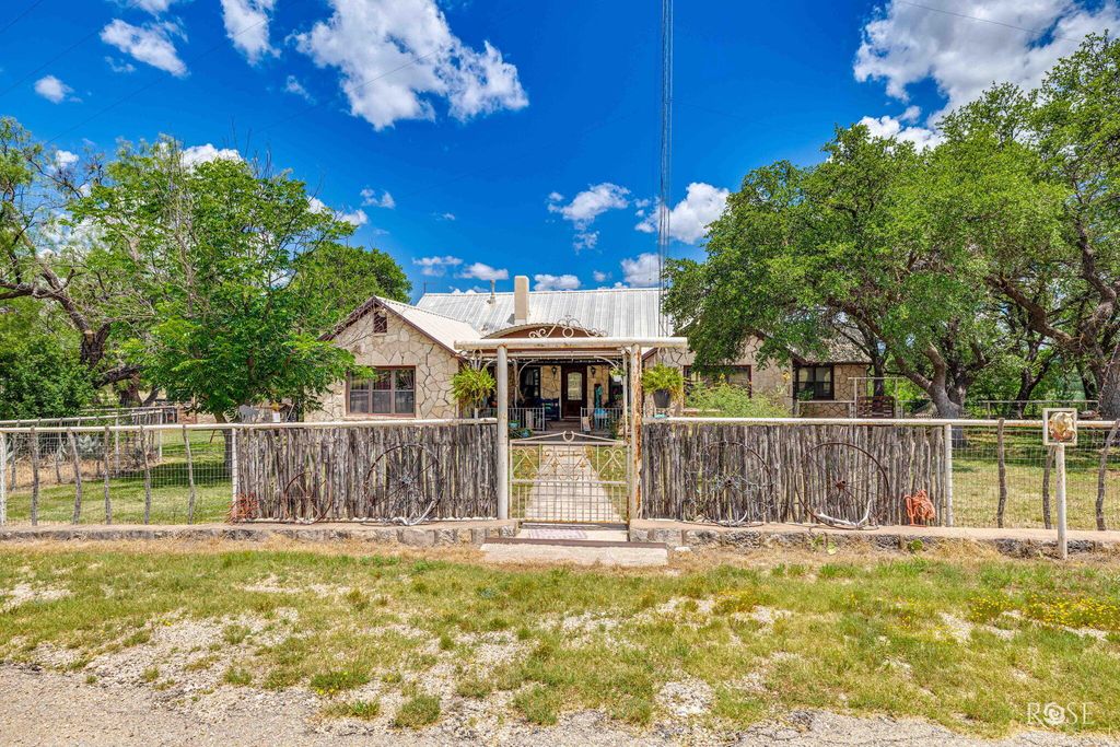 Image 2 of property listing at 10752 Scr 110, Sonora, TX 76950