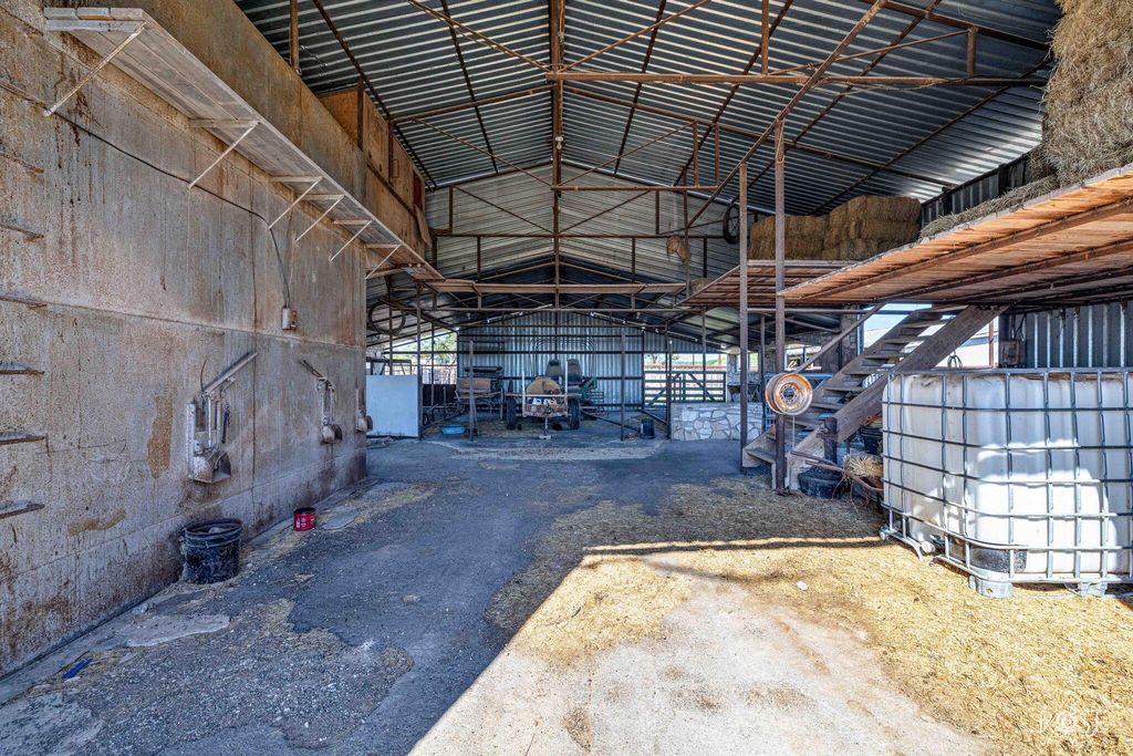 Image 9 of property listing at 10752 Scr 110, Sonora, TX 76950