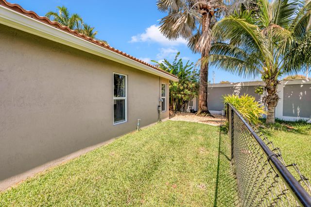 1973 NW 45th Street, Oakland Park, FL 33309