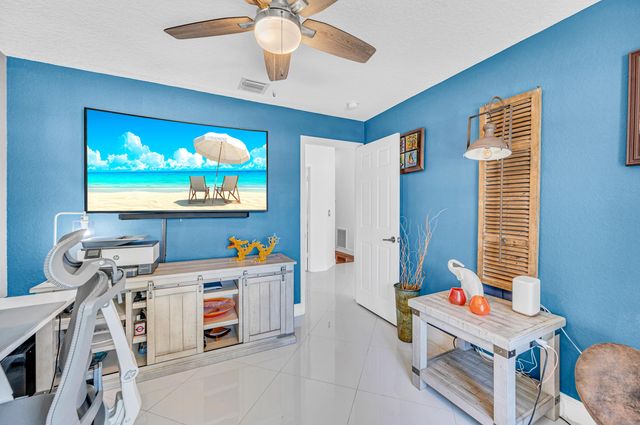 1973 NW 45th Street, Oakland Park, FL 33309