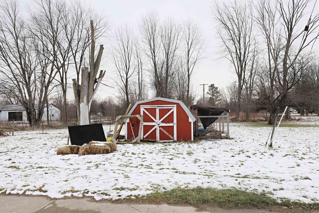 2242 W Lake Road, Vienna Twp, MI 48420