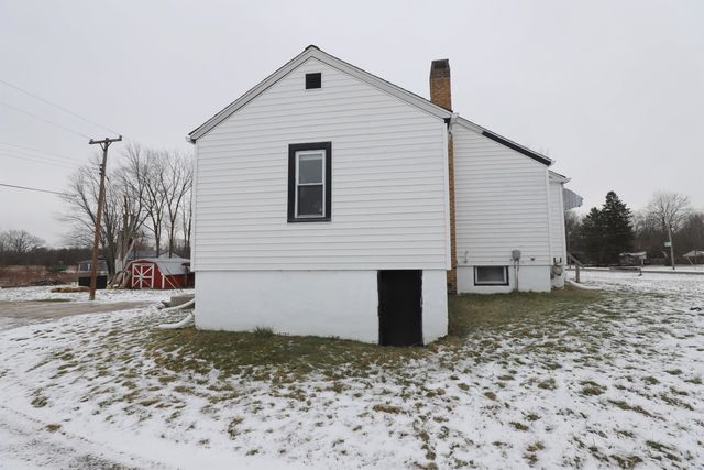 2242 W Lake Road, Vienna Twp, MI 48420