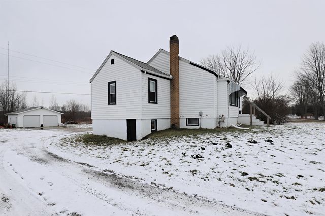 2242 W Lake Road, Vienna Twp, MI 48420