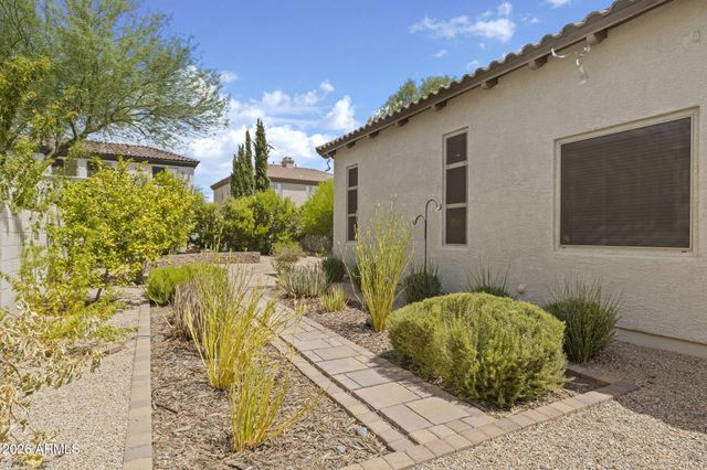 2008 W GLORIA Lane, Phoenix, AZ 85085