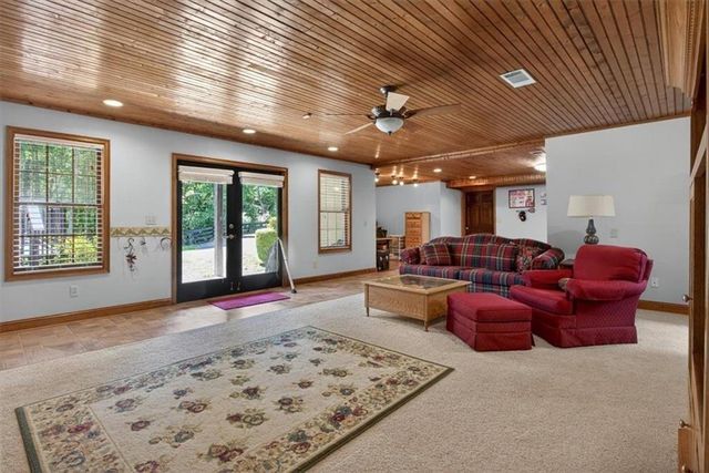 96 Oakridge Lane, Ellijay, GA 30536