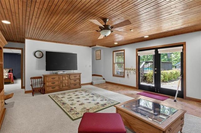 96 Oakridge Lane, Ellijay, GA 30536