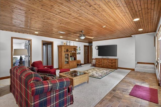 96 Oakridge Lane, Ellijay, GA 30536