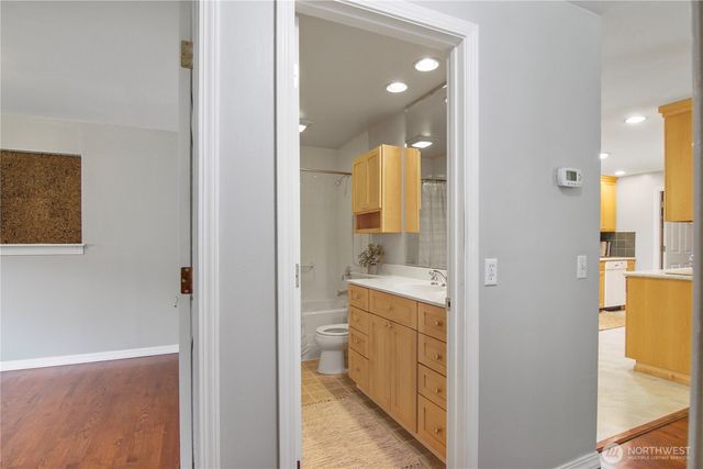 3821 S 250th Street, Kent, WA 98032