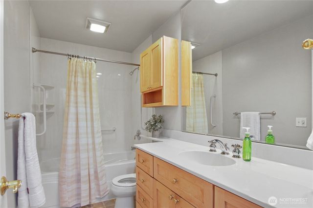 3821 S 250th Street, Kent, WA 98032